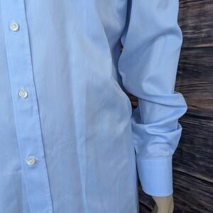 TINCATI Milano Blue Dress Shirt with Tailored Fit and Button-Down Collar